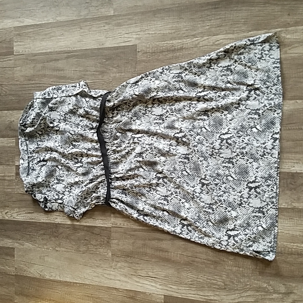 Motherhood Maternity Snakeskin Print Button Down Light Weight Dress L - Picture 8 of 9